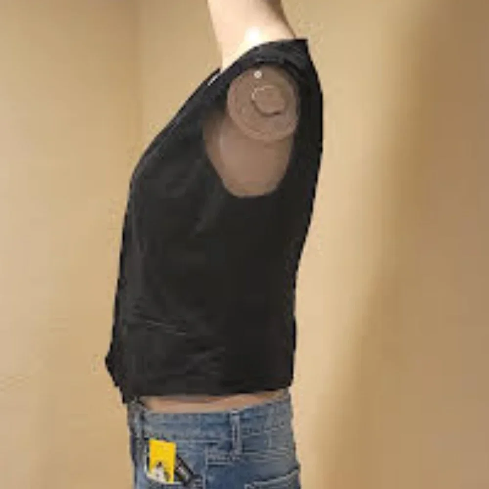 Eddie Bauer women's black vest - Size 4 petite - Picture 4 of 7